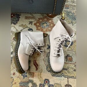 NWOT Dr. Martens 1460 Pascal Boots Vintage Taupe sz 8
